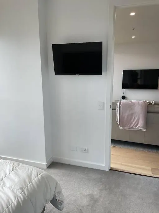 Lovely Cbd Two Bedroom Apartment Free Parking Canberra