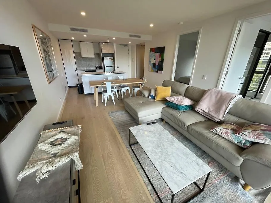 Lovely Cbd Two Bedroom Apartment Free Parking Canberra