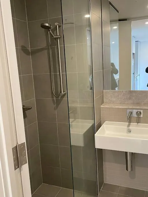 Lovely Cbd Two Bedroom Apartment Free Parking Canberra