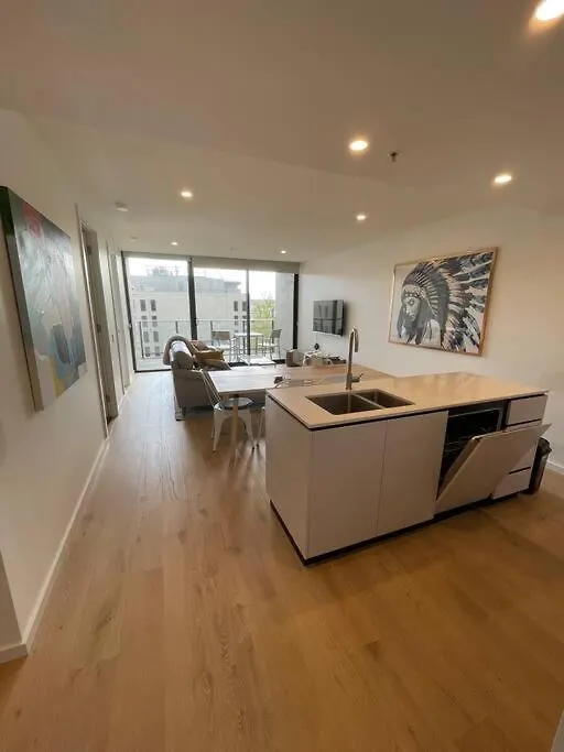 Lovely Cbd Two Bedroom Apartment Free Parking Canberra