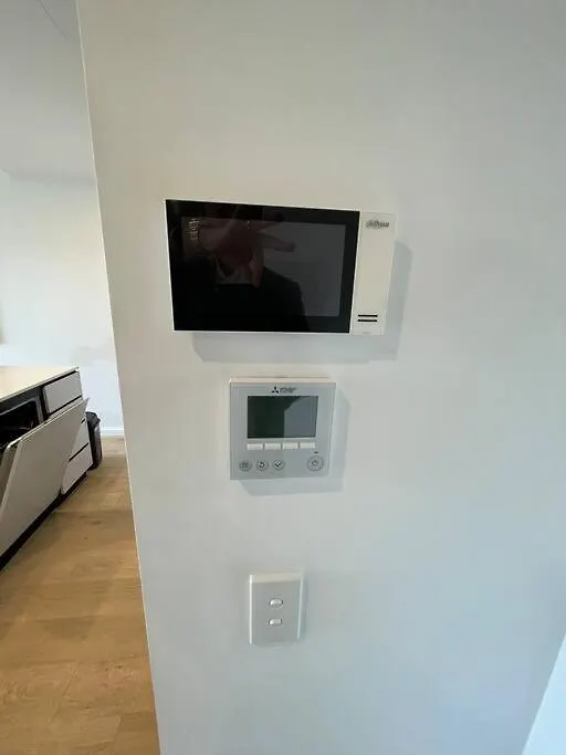 Lovely Cbd Two Bedroom Apartment Free Parking Canberra